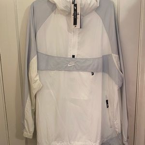 Nike Sportswear 1/2 Zip Pullover Hooded Woven